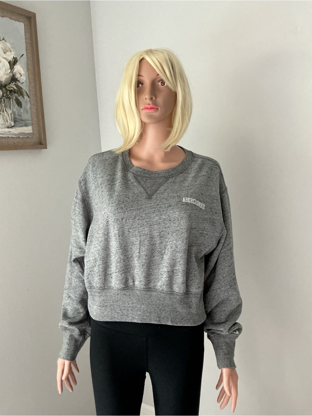 Abercrombie & Fitch Heather Gray Women's Crewneck Sweatshirt